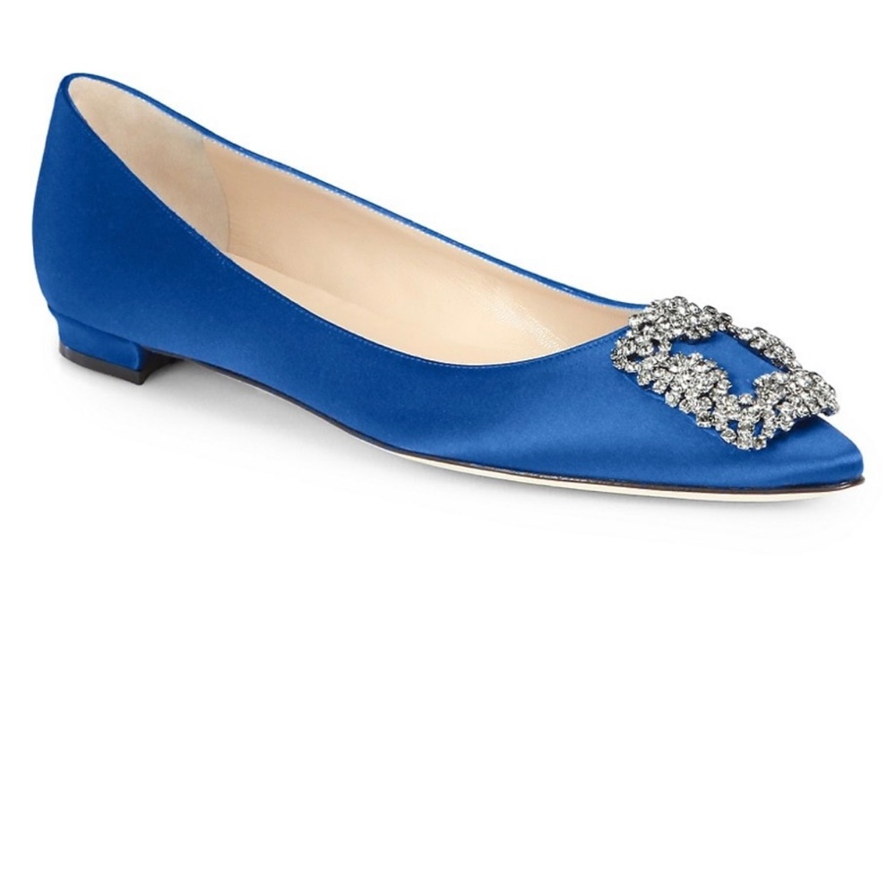Manolo Blahnik
Hangisi 25 Embellished Satin Flats 38